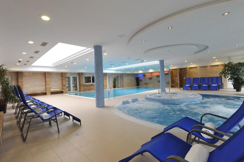 Garden Hotel Wellness Es Konferencia Ζολνοκ Εξωτερικό φωτογραφία
