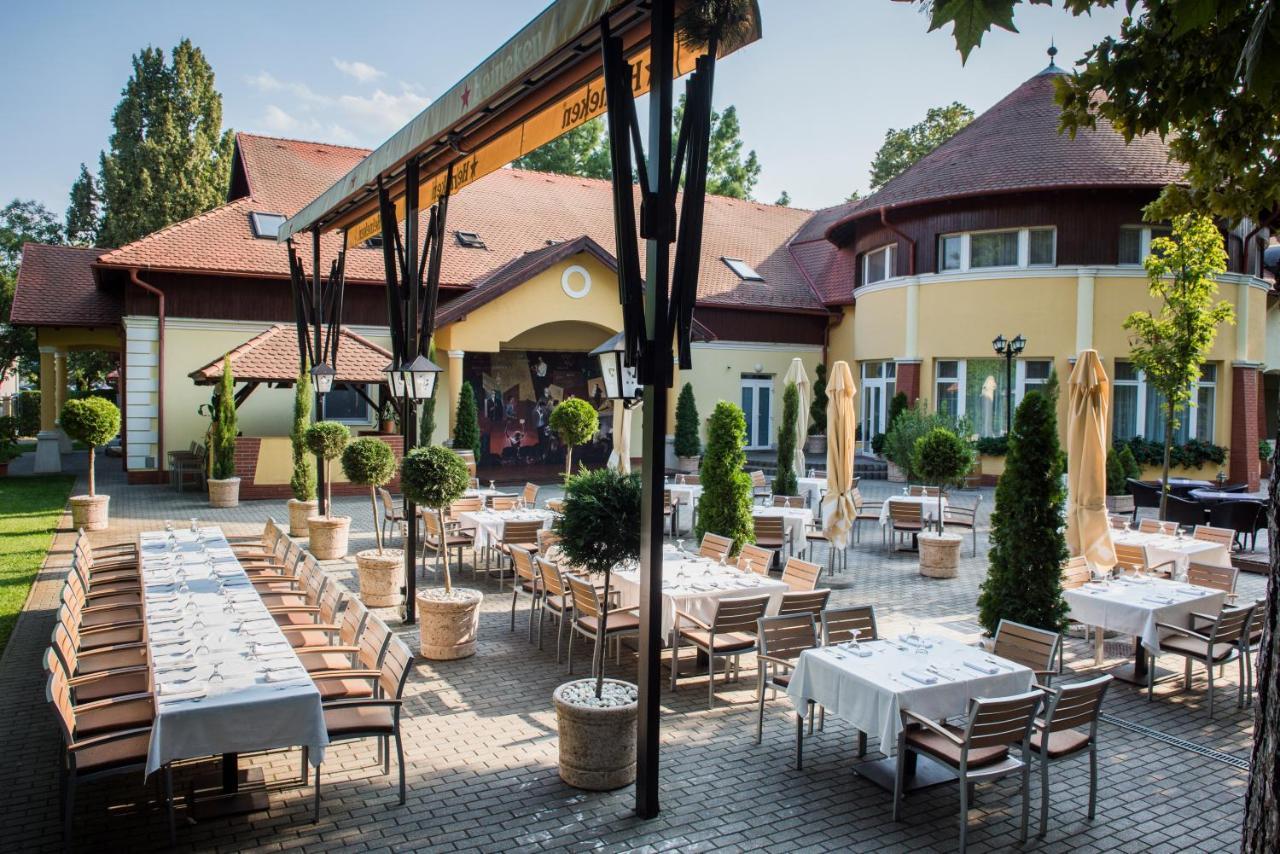 Garden Hotel Wellness Es Konferencia Ζολνοκ Εξωτερικό φωτογραφία